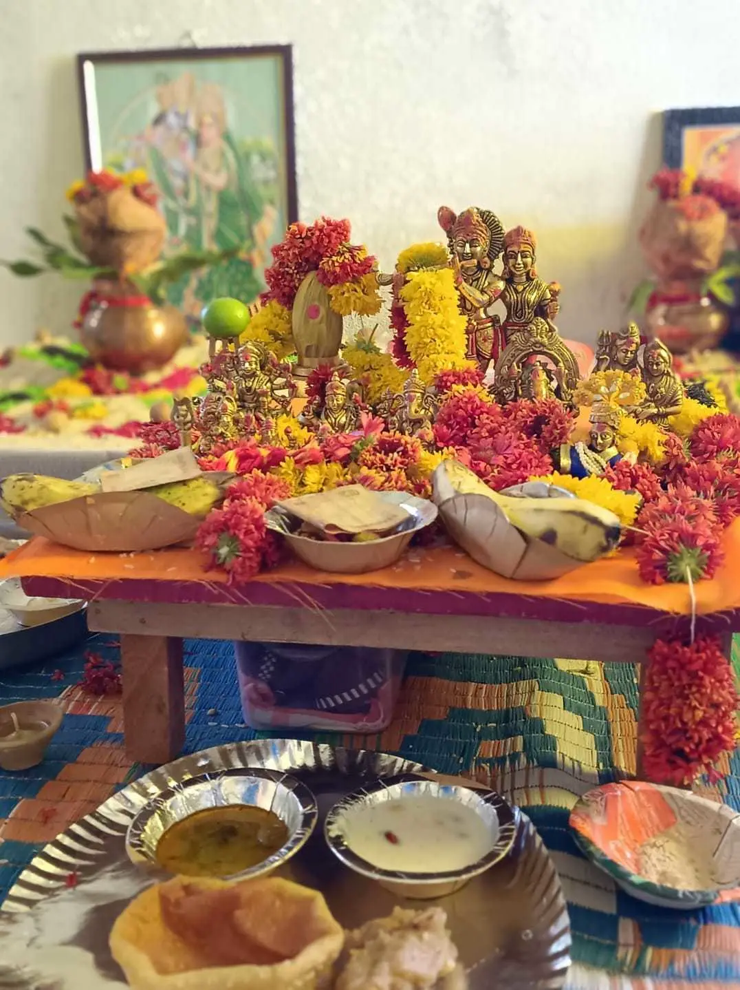 Pandit Ravi Sharma performing Puja